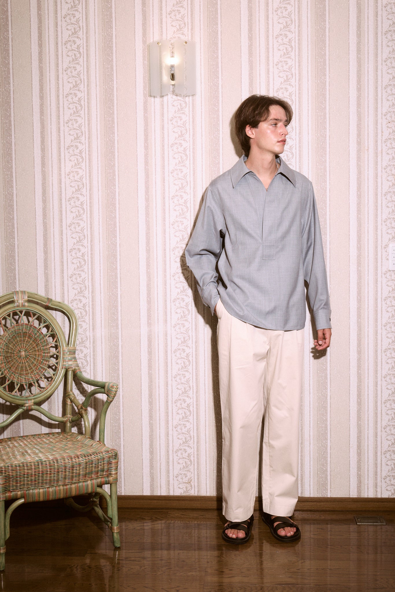 Wide Collar Pullover Shirt