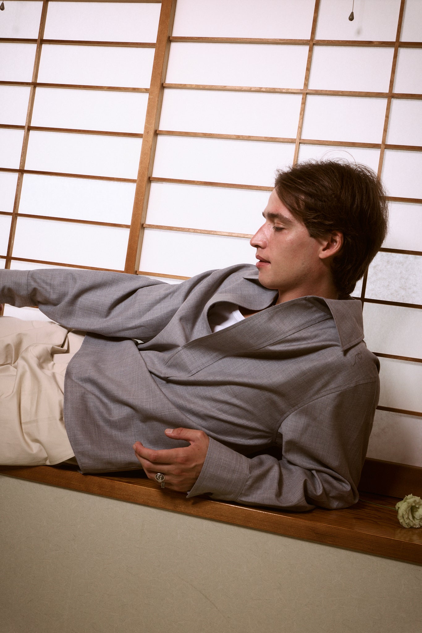Wide Collar Pullover Shirt